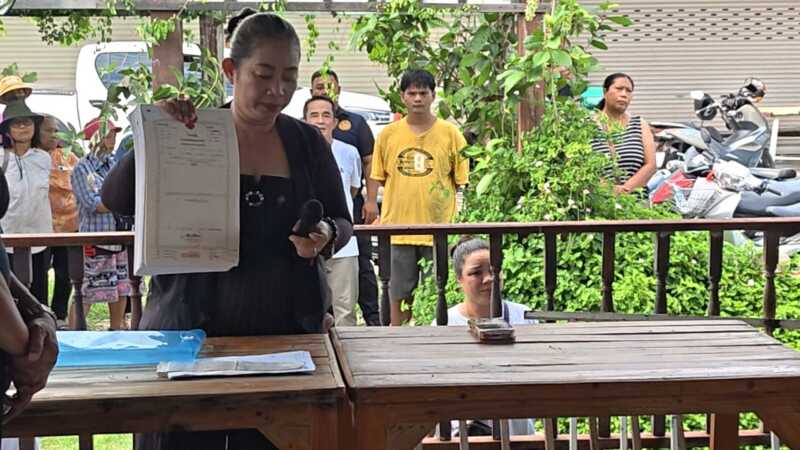 ปทุมธานี – คืบหน้าเหยื่อที่ดินเงินผ่อนบุกทวงโฉนดปลัดรุดไกล่เกลี่ยขีดเส้นตายผู้จัดการเคลียร์ปัญหา 3 ก.ค.นี้