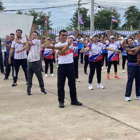 โคราช-นายอำเภอพิมายผุดไอเดียนำทีมข้าราชการเต้นแอโรบิค สร้างองค์กรสุขภาพดี