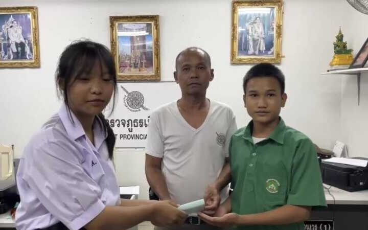 ร้อยเอ็ด – ชื่นชมนักเรียนชาย ม. 2 เก็บกระเป๋าเงินคืนเจ้าของ