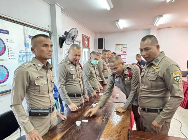 ตรวจกันเอง ผลลบยกโรงพัก! สภ.มะค่าตรวจปัสสาวะตำรวจทุกนาย ย้ำองค์กรปลอดยาเสพติด