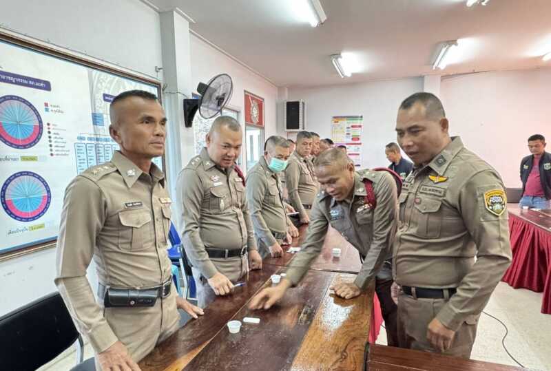ตรวจกันเอง ผลลบยกโรงพัก! สภ.มะค่าตรวจปัสสาวะตำรวจทุกนาย ย้ำองค์กรปลอดยาเสพติด