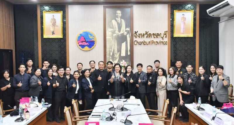 อธิบดีกรมประชาสัมพันธ์ ตรวจเยี่ยมสำนักงานประชาสัมพันธ์จังหวัดชลบุรี พอใจผลการดำเนินงาน พร้อมเน้นบริหารคนและประยุกต์ใช้ AI ยกระดับงานประชาสัมพันธ์