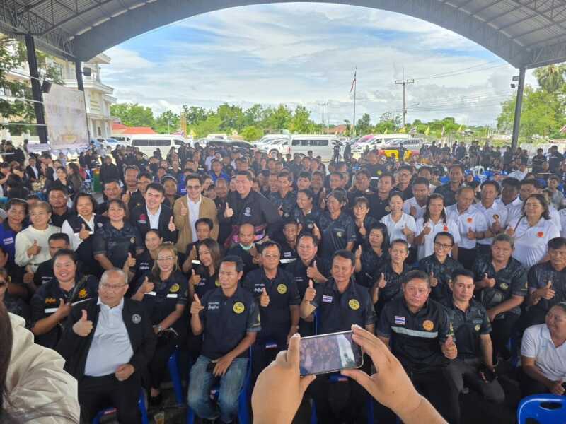 กำแพงเพชร- รมต.นิกร โสมกลาง นำทีม พม.ลุย จ.กำแพงเพชร เน้นทำงานเชิงรุก ช่วยกลุ่มเปราะบางบูรณาการเครือข่ายท้องถิ่น
