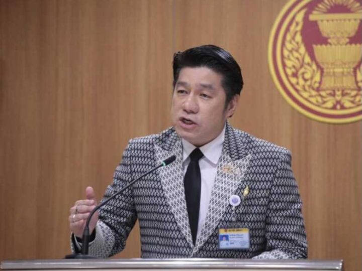 ‘วิปวุฒิ’ สวนกลับ ‘พรรคประชาชน’ ปัดนิรโทษกรรมคดี ‘ฮั้ว สว.’ ฉะ ‘ลัทธิส้ม’ ปั่นเฟคนิวส์เรียกยอดไลก์ ย้ำไม่ล้างผิด ม.112-คดีทุจริต เตรียมปลดล็อก 6,000 คนพ้นคดีการเมือง ยุติกีฬาสี 20 ปี