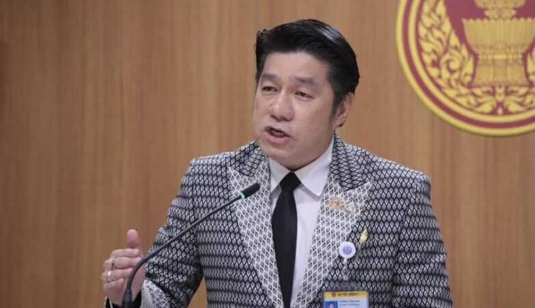 ‘วิปวุฒิ’ สวนกลับ ‘พรรคประชาชน’ ปัดนิรโทษกรรมคดี ‘ฮั้ว สว.’ ฉะ ‘ลัทธิส้ม’ ปั่นเฟคนิวส์เรียกยอดไลก์ ย้ำไม่ล้างผิด ม.112-คดีทุจริต เตรียมปลดล็อก 6,000 คนพ้นคดีการเมือง ยุติกีฬาสี 20 ปี