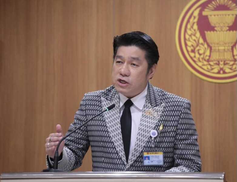 ‘วิปวุฒิ’ สวนกลับ ‘พรรคประชาชน’ ปัดนิรโทษกรรมคดี ‘ฮั้ว สว.’ ฉะ ‘ลัทธิส้ม’ ปั่นเฟคนิวส์เรียกยอดไลก์ ย้ำไม่ล้างผิด ม.112-คดีทุจริต เตรียมปลดล็อก 6,000 คนพ้นคดีการเมือง ยุติกีฬาสี 20 ปี