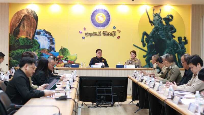 จ.จันทบุรี คณะกรรมาธิการการเศรษฐกิจฯ วุฒิสภา ลงพื้นที่จังหวัดจันทบุรี หารือร่วมกับหน่วยงานภาครัฐและเอกชน เร่งหาทางออกแก้ปัญหาผลกระทบจากการปิดด่านชายแดนไทย-กัมพูชา