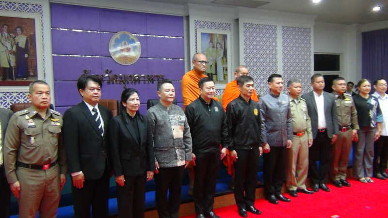 มุกดาหาร ยุติธรรมมอบเงินเยียวยา 3 ล้านบาท แก่ทายาทพระสงฆ์ทั้ง10 รูป