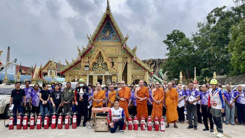นครนายก – หลวงพี่ต่อ จัดฝึกซ้อมแผนเผชิญเหตุอัคคีภัยให้เจ้าหน้าที่วัด สร้างความเชื่อมั่นด้านความปลอดภัยให้นักท่องเที่ยว