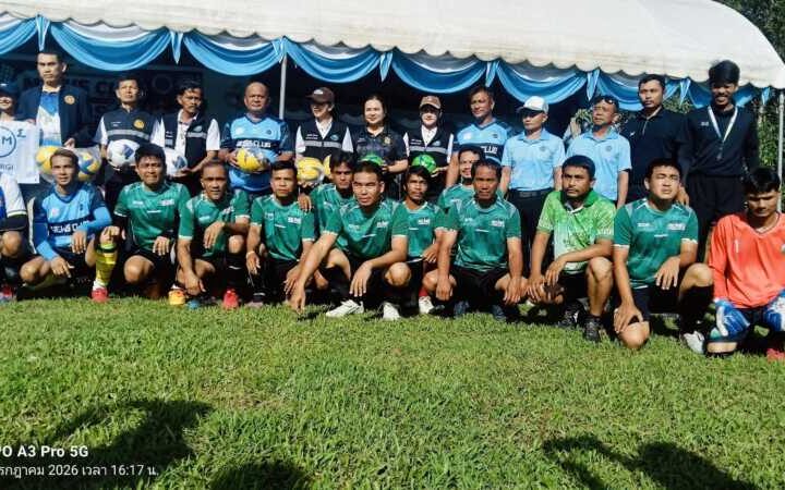 ชุมพร – จัดเตะฟุตบอลนัดการกุศล “ News Club สัญจร ครั้งที่ 1 มอบอุปกรณ์กีฬาให้เยาวชน