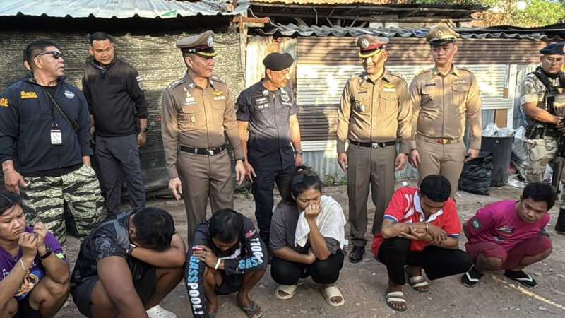 ปปส.ภาค 2 เปิดยุทธการ 1386 พิฆาตยาเสพติด บูรณาการกำลัง 140 นาย ปิดล้อม 6 จุดทั่วบางละมุง รวบทั้งเอเย่นต์ ผู้เสพ และผู้ต้องหาบัญชีม้า