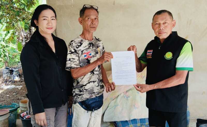 ​ชุมพร-ข่าวด่วนวิกฤตระดับชาติ & โลก ​มหันตภัยสัตว์ป่าแอฟริกาบุกชุมพร! กัดกินโคนปาล์มวอดพินาศ ​วิกฤต ‘นากหญ้า’ เอเลี่ยนสปีชีส์ทะลักทลายสวนปาล์มน้ำมัน เตือนปล่อยไว้พังพินาศทั้งภาคใต้ วอนรัฐบาลเร่งสกัดด่วน!