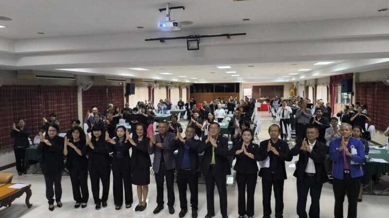 นครนายก – พิธีเปิดการประชุมเชิงปฏิบัติการ การพัฒนาธรรมนูญสุขภาพตำบลเพื่อรองรับสังคมสูงวัย จังหวัดนครนายก
