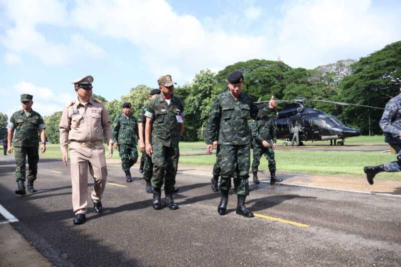 จ.จันทบุรี ผู้บัญชาการทหารสูงสุด ลงพื้นที่ประชุมศูนย์บูรณาการด้านความมั่นคงชายแดนร่วมกับศูนย์สั่งการชายแดนไทยกับประเทศเพื่อนบ้านฯ พร้อมมอบทุนการศึกษาหนุนเยาวชนรักถิ่น