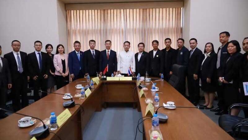 ผู้ว่าฯ ชลบุรี ต้อนรับคณะผู้แทนมณฑลกวางตุ้ง (CPPCC) ถกความร่วมมือ 4 ด้าน หวังเชื่อมโยงเศรษฐกิจ GBA-EEC