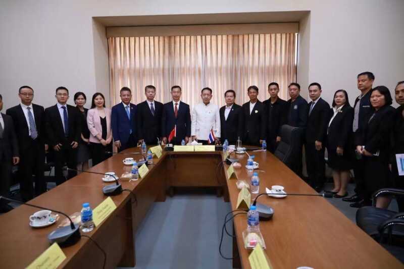ผู้ว่าฯ ชลบุรี ต้อนรับคณะผู้แทนมณฑลกวางตุ้ง (CPPCC) ถกความร่วมมือ 4 ด้าน หวังเชื่อมโยงเศรษฐกิจ GBA-EEC