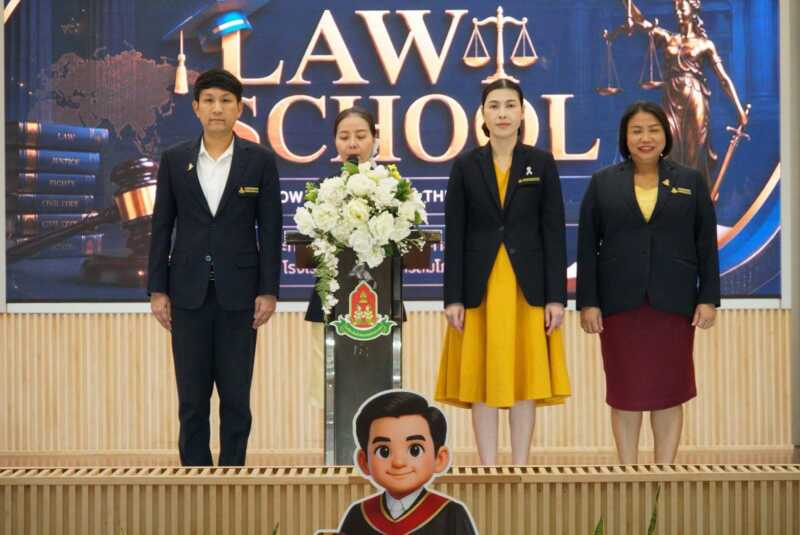 ดร.ณัฏฐ์ ธีรณัฐสุภานนท์ ประธานมูลนิธิธรรมาภิบาลและต่อต้านทุจริต ร่วมลงนามบันทึกข้อตกลง (MOU) พัฒนางานด้านวิชาการ พัฒนาบุคลากร โครงการผู้เรียนกับนางสาวติรวดี รัตนตถิกุล รองผู้อำนวยการโรงเรียนรัตนโกสินทร์สมโภชบางเขน