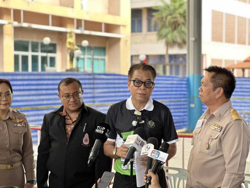 ผู้ว่าฯ ร้อยเอ็ด นำใช้สิทธิเลือกตั้งนายก อบจ. “แสวง” ลงพื้นที่สังเกตการณ์ ย้ำทุกหน่วยโปร่งใส เชิญชวนประชาชนออกมาใช้สิทธิ