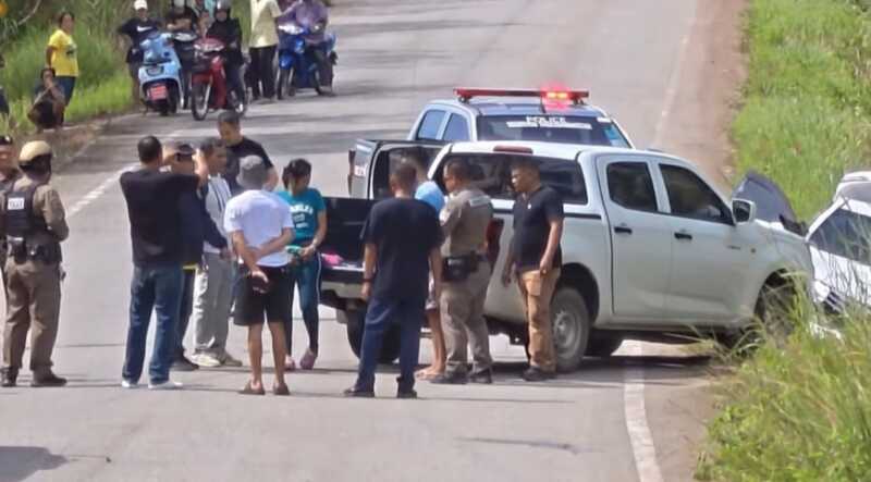 ตำรวจชุดสืบสวนสภ.ปาดังเบซาร์ไล่ล่ารถเก๋งเอเย่นต์ยาบ้าต้องยิงล้อถึงเอาอยู่พบยาเสพติดหลายชนิดทั้งยาบ้า ยาไอซ์ ยาเคและแฮปปีไฟว์ พร้อมอุปกรณ์การเสพและคุมตัวชายหญิง2คนที่เป็นเอเย่นค้ายาในกลุ่มเดียวกัน พบผู้ชายเป็นมะเร็งต้องใส่ถุงปัสสาวะตลอดเวลา
