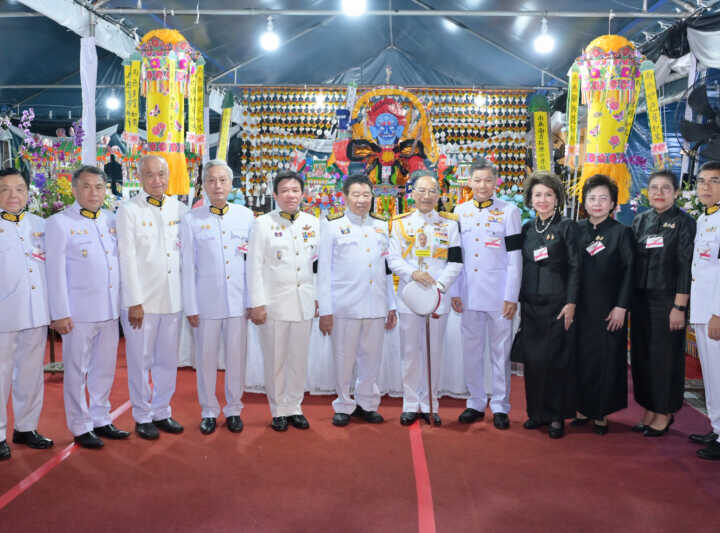 มูลนิธิป่อเต็กตึ๊ง จัดพิธีบำเพ็ญกุศลทักษิณานุปทาน (กงเต๊ก) อุทิศถวายพระบรมศพ สมเด็จพระนางเจ้าสิริกิติ์ พระบรมราชินีนาถ พระบรมราชชนนีพันปีหลวง ณ พระที่นั่งดุสิตมหาปราสาท ในพระบรมมหาราชวัง กรุงเทพฯ พร้อมนำเครื่องอุปโภคบริโภคในพิธี บริจาคให้แก่มูลนิธิเพื่อนพึ่ง (ภา) ยามยาก สภากาชาดไทย เพื่ออุทิศถวายพระกุศลแด่สมเด็จพระเจ้าลูกเธอ เจ้าฟ้าพัชรกิติยาภาฯ