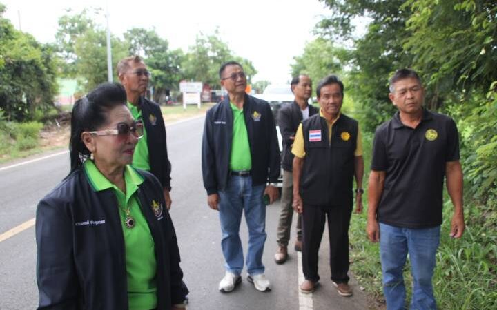 ร้อยเอ็ด – ฮือฮา! ป.ป.ช.ภาคประชาสังคมลงพื้นที่ตรวจถนน 2.56 ล้าน หลังชาวบ้านข้องใจป้ายโครงการไร้รายละเอียด-อ้างไม่มีประชาพิจารณ์