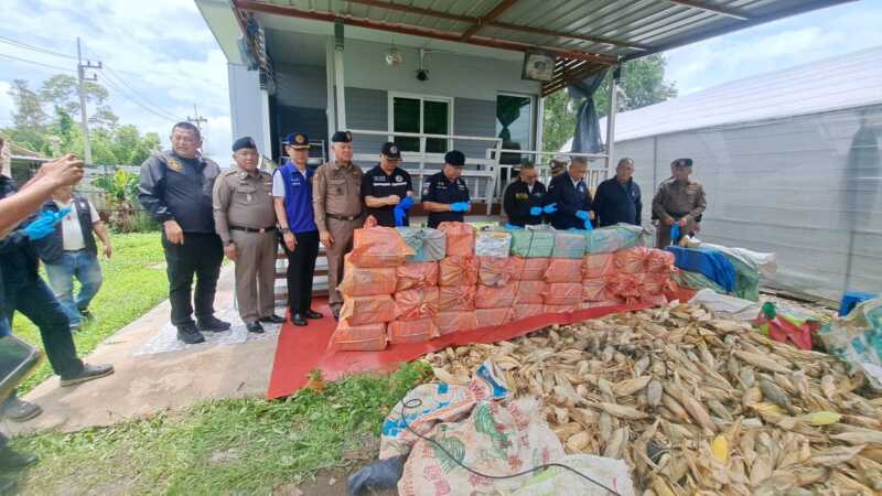 นครนายก – แถลงผลการจับกุมคดียาเสพติดรายใหญ่8 ล้านเม็ดจับกุมผู้ต้องหาได้ 5 ราย