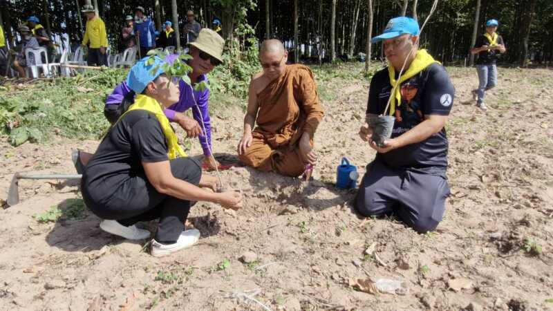 ประชาชนจิตอาสาฯร่วมใจกันปลูกป่าเฉลิมพระเกียรติ เนื่องในโอกาสเฉลิมพระชนมพรรษา พระบาทสมเด็จพระเจ้าอยู่หัว 28 กรกฎาคม 2569 ณ วัดศูนย์วิปัสสนารังกาใหญ่