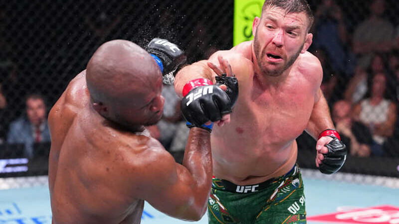 ดู เพลสซิส คืนฟอร์มดุไล่ถลุงต้อนแต้ม อุสมาน ขาดลอย ศึก UFC FIGHT NIGHT