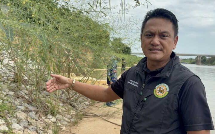 อ่างทอง – ระทึกเขื่อนเรียงหินริมแม่น้ำทรุดถล่มพังลงแม่น้ำเจ้าพระยากว่า100เมตร