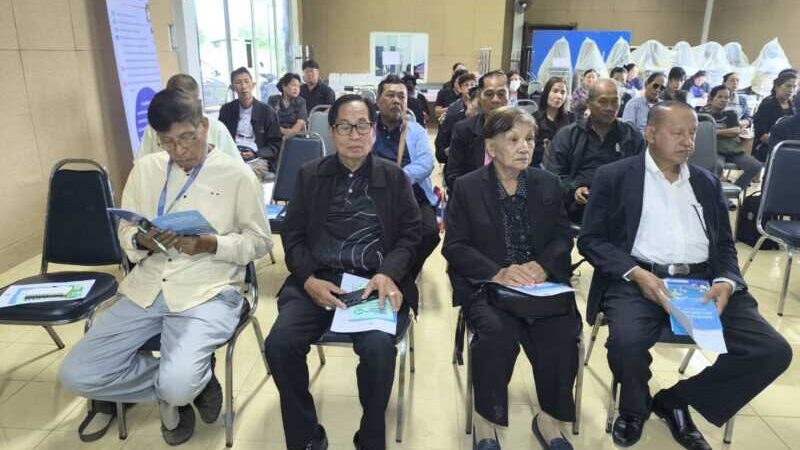 นครนายก – พิธีเปิดการประชุมสร้างการเสริมสร้างความรู้ ความเข้าใจ สิทธิหน้าที่ การประชาสัมพันธ์สื่อสารสิทธิหลักประกันสุขภาพกับเครือข่ายในพื้นที่ และรับฟังความคิดเห็น