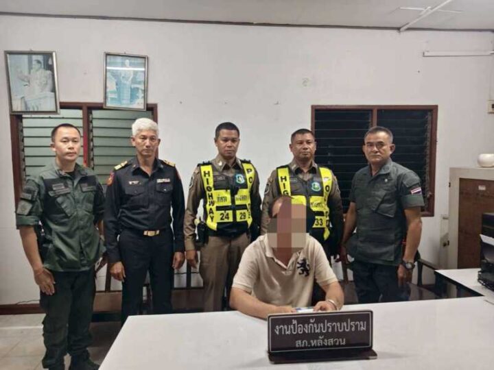 ชุมพร-จับรถบรรทุกจีนวิ่งนอกเส้นทาง โผล่ล้งทุเรียนชุมพร กรมขนส่งฯ สั่งปรับ-บังคับกลับเส้นทาง ย้ำเข้มกฎ GMS