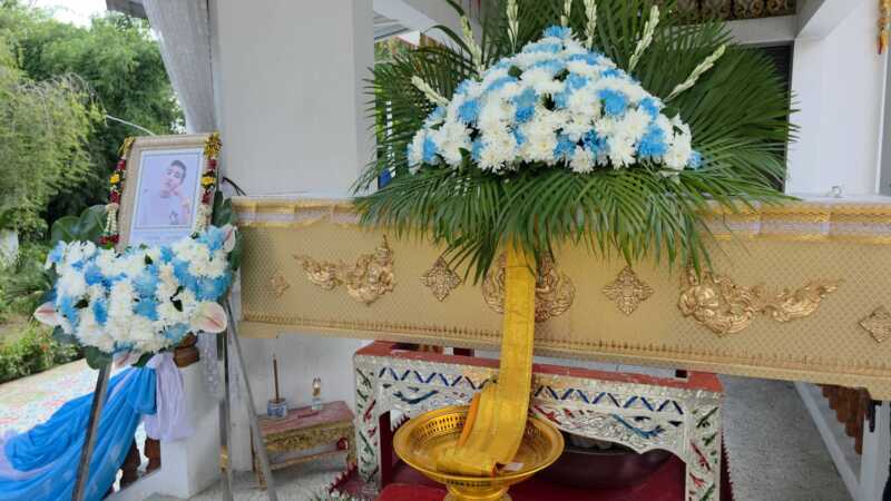 ปทุมธานี – อาลัยรัก ดิน ฐิติวัฒน์ นักร้องนำวงทศกัณฐ์ เพื่อนพ้องร้องเพลง ฝากดิน ส่งดวงวิญญาณครั้งสุดท้าย