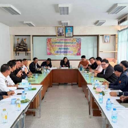 สว.ประจวบฯ ลงบางสะพาน รับโจทย์ร้อนประชาชน! จี้แก้ “มะพร้าวราคาตก–อ่างเก็บน้ำ–คอร์รัปชัน–ยุติธรรม” ประกาศนำปัญหาเข้าสู่วุฒิสภา