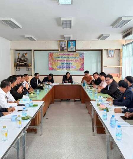 สว.ประจวบฯ ลงบางสะพาน รับโจทย์ร้อนประชาชน! จี้แก้ “มะพร้าวราคาตก–อ่างเก็บน้ำ–คอร์รัปชัน–ยุติธรรม” ประกาศนำปัญหาเข้าสู่วุฒิสภา