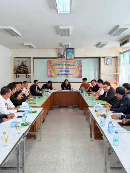 สว.ประจวบฯ ลงบางสะพาน รับโจทย์ร้อนประชาชน! จี้แก้ “มะพร้าวราคาตก–อ่างเก็บน้ำ–คอร์รัปชัน–ยุติธรรม” ประกาศนำปัญหาเข้าสู่วุฒิสภา