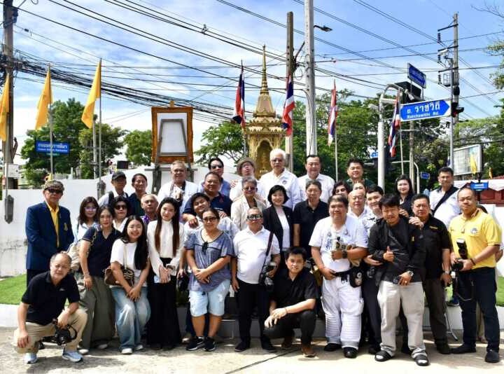 ขจรศักดิ์” ที่ปรึกษา สนท. – ผู้บริหาร บจก.ฐาปนินทร์ ผู้สร้างป้ายสมาคมยุคเริ่มแรก จัดบวงสรวงใหญ่พระสยามเทวาธิราช ย้ำความผูกพันยาวนานกว่า 30 ปี