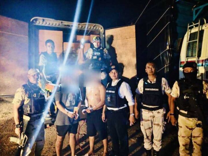 ผู้ว่าฯ สงขลา แถลงผลจับกุมบุหรี่ไฟฟ้าล็อตใหญ่ ยึดของกลางกว่า 205,704 ชิ้น มูลค่าราว 30 ล้านบาท ขยายผลล่าเครือข่ายข้ามชาติ