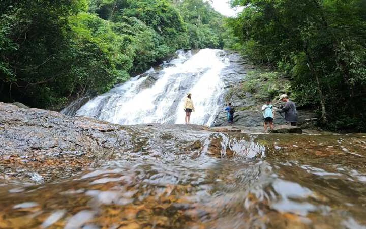 พังงา- สวยงาม ชวนเที่ยวหน้าฝน เดินชมเส้นทางศึกษาธรรมชาติสู่น้ำตกโตนไพร น้ำตกงามกลางป่าดิบชื้น