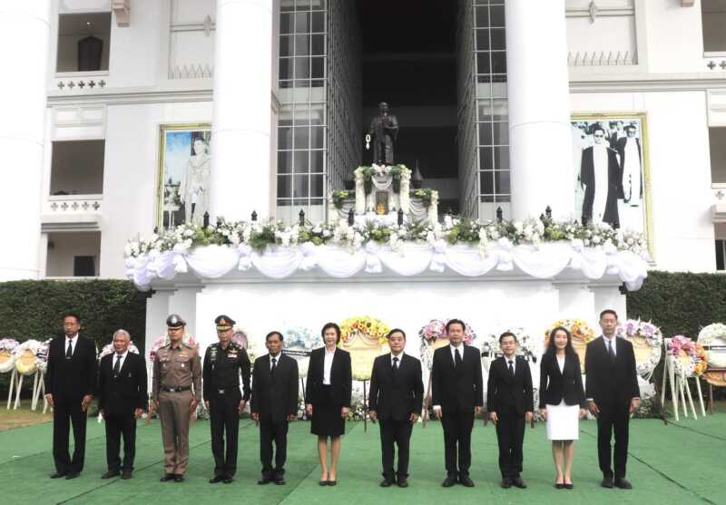 พิษณุโลก ภ.จว.พิษณุโลก วันนี้ (7 ส.ค. 69) เวลา 06.40 น. พล.ต.ต.นิคม เครือนพรัตน์ ผบก.ภ.จว.พิษณุโลก มอบหมายให้ พ.ต.อ.ธีรเดช แจ่มแจ้ง รอง ผบก.ภ.จว.พิษณุโลก พ.ต.ท.วสันต์ สุดสวาท สว.ฝอ.ภ.จว.พิษณุโลกและข้าราชการตำรวจภูธรจังหวัดพิษณุโลก เข้าร่วมการจัดงานพิธีสงฆ์และวางพวงมาลาในกิจกรรมวันรพี ประจำปี 2569