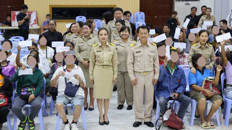 พิษณุโลก อบจ.พิษณุโลก มอบเงิน “สงเคราะห์ผู้ป่วยที่ยากไร้” เป็นค่าเดินทางไปรักษาพยาบาล เพื่อบรรเทาปัญหาความเดือดร้อนให้ประชาชน