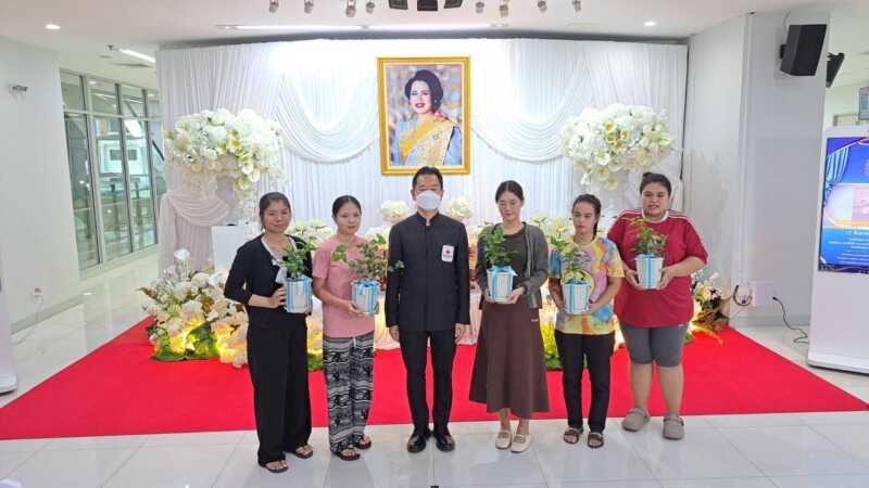 โรงพยาบาลสมเด็จพระบรมราชเทวี ณ ศรีราชา จัดพิธีน้อมรำลึกในพระมหากรุณาธิคุณ สมเด็จพระนางเจ้าสิริกิติ์ พระบรมราชินีนาถ พระบรมราชชนนีพันปีหลวง สภานายิกาสภากาชาดไทย และวันแม่แห่งชาติ
