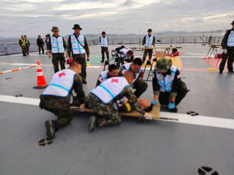 กองทัพเรือ ยกระดับขีดความสามารถการแพทย์ฉุกเฉินทางทะเล ทีม “อาภากร” (ABK) ลุยฝึกภาคสนาม (FTX) ต่อต้านการก่อการร้ายจำลองสถานการณ์จริงกลางทะเล