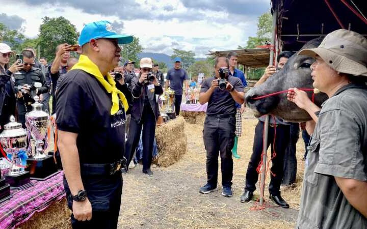 นครนายก – แม่ทัพภาคที่ 1 ลงพื้นที่ติดตามโครงการบูรณาการความมั่นคงเฉลิมพระเกียรติฯ ขับเคลื่อนเศรษฐกิจพอเพียงสู่ชุมชน