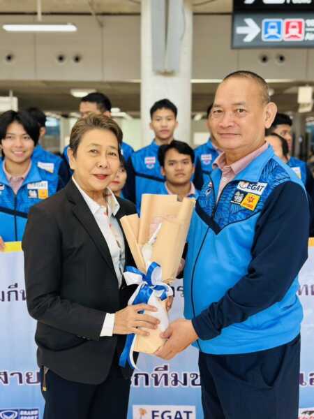 คณะเจ้าหน้าที่และนักกีฬายกน้ำหนักทีมชาติไทยชุดเข้าร่วมการแข่งขันยกน้ำหนักยุวชนและเยาวชนชิงชนะเลิศแห่งเอเชีย ที่กรุงทาชเคนท์ ประเทศอุซเบกิสถาน เดินทางกลับถึงประเทศไทย