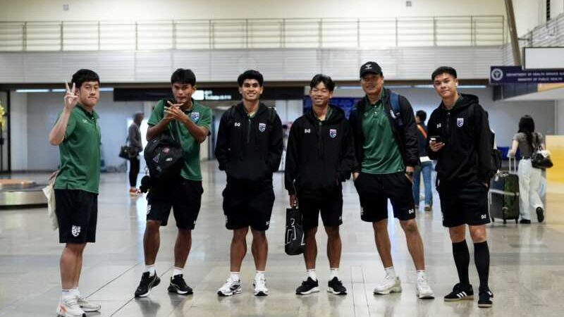 ฟุตบอลทีมชาติไทย กลับถึงไทย เตรียมลุยต่อ, พาตริก หวังแฟนมาช่วยเชียร์นัดเจอสิงคโปร์ เลก 2