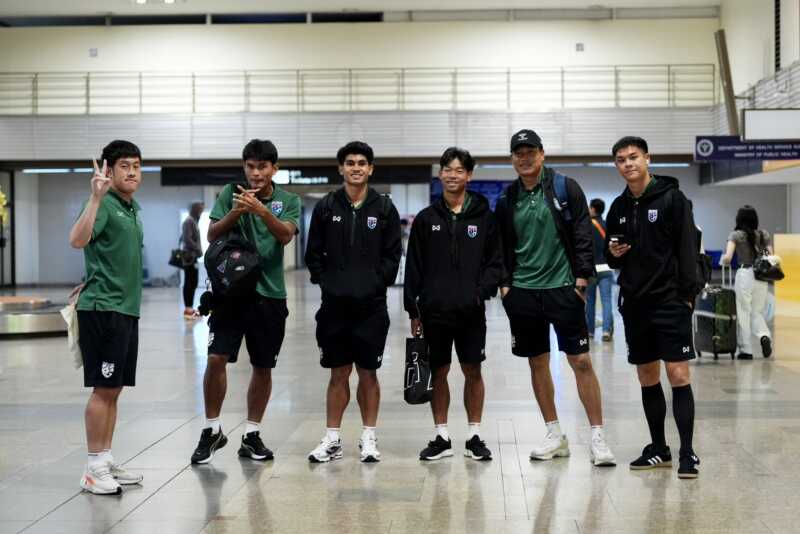 ฟุตบอลทีมชาติไทย กลับถึงไทย เตรียมลุยต่อ, พาตริก หวังแฟนมาช่วยเชียร์นัดเจอสิงคโปร์ เลก 2