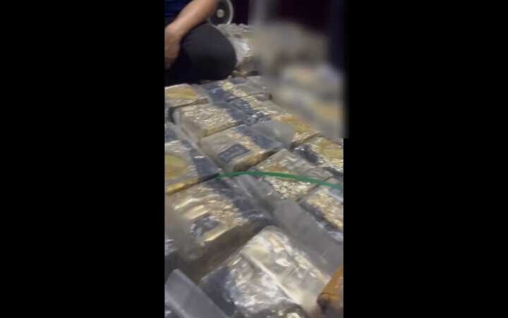 ปิดจ๊อบจับไอซ์205กิโล41ล้านขนข้ามชาติลาวไทยมาเลย์