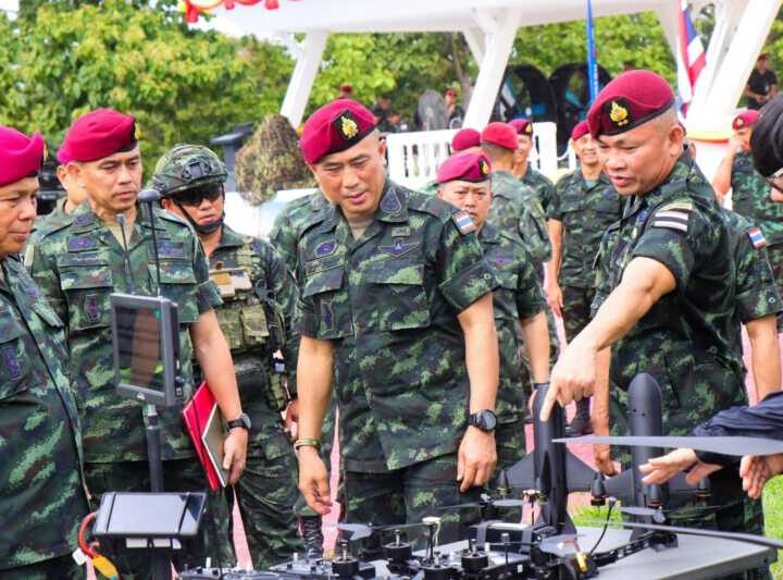 ทหารรบพิเศษจัดการแข่งขันทักษะการใช้อากาศยานไร้คนขับทิ้งระเบิดทำลายเป้าหมาย