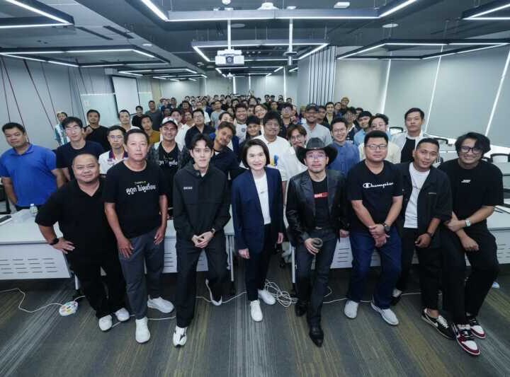 AIS PLAY ปลุกพลังเสียงพากย์บอลไทยลีก รับฤดูกาล 2026/27 ติวเข้มทุกจังหวะ เติมสีสันทุกเกม กับศาสตร์การสื่อสารจาก “น้าเน็ก”