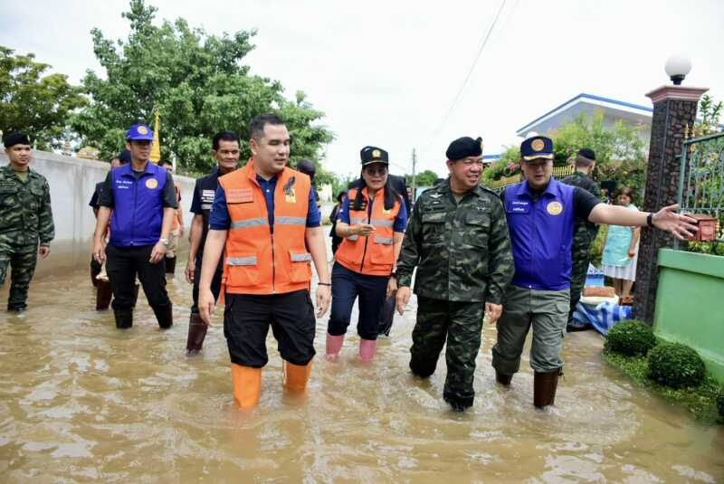พิษณุโลก“ผบ.มทบ.39 ลุยเนินกุ่ม” ตรวจเยี่ยมกำลังพล ให้กำลังใจประชาชน ฝ่าวิกฤตอุทกภัย 💦